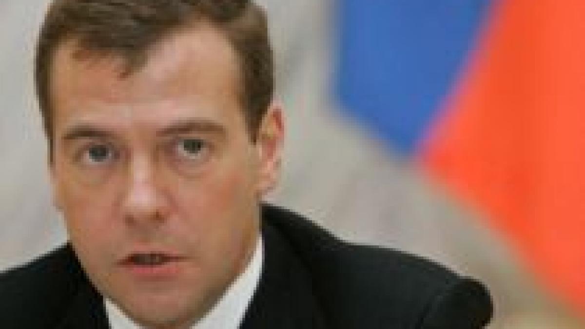 Medvedev cere respectarea regulilor constituţionale şi electorale în Moldova

