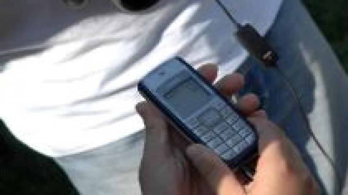 Vânzările de telefoane mobile, în scădere cu 18% la nivel mondial