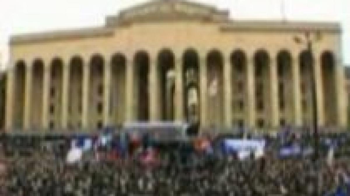 Protestele continuă în Georgia: Manifestanţii cer demisia preşedintelui Saakasvili 