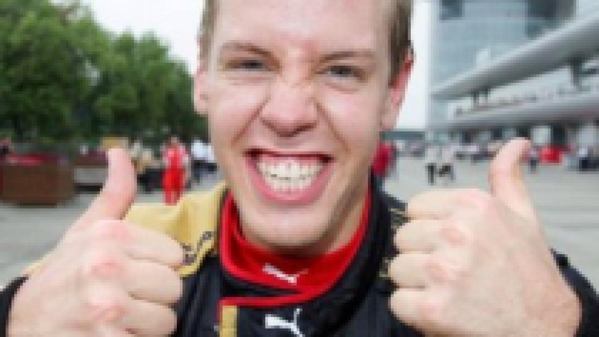 Formula 1 continuă să ofere surprize: Vettel, în pole position la MP al Chinei (VIDEO)