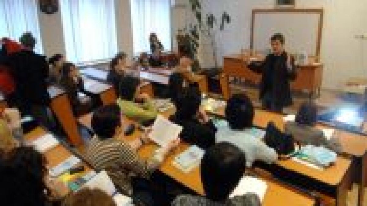 Legea salarizării unice egalează salariul unui profesor de liceu cu cel al unui sublocotenent