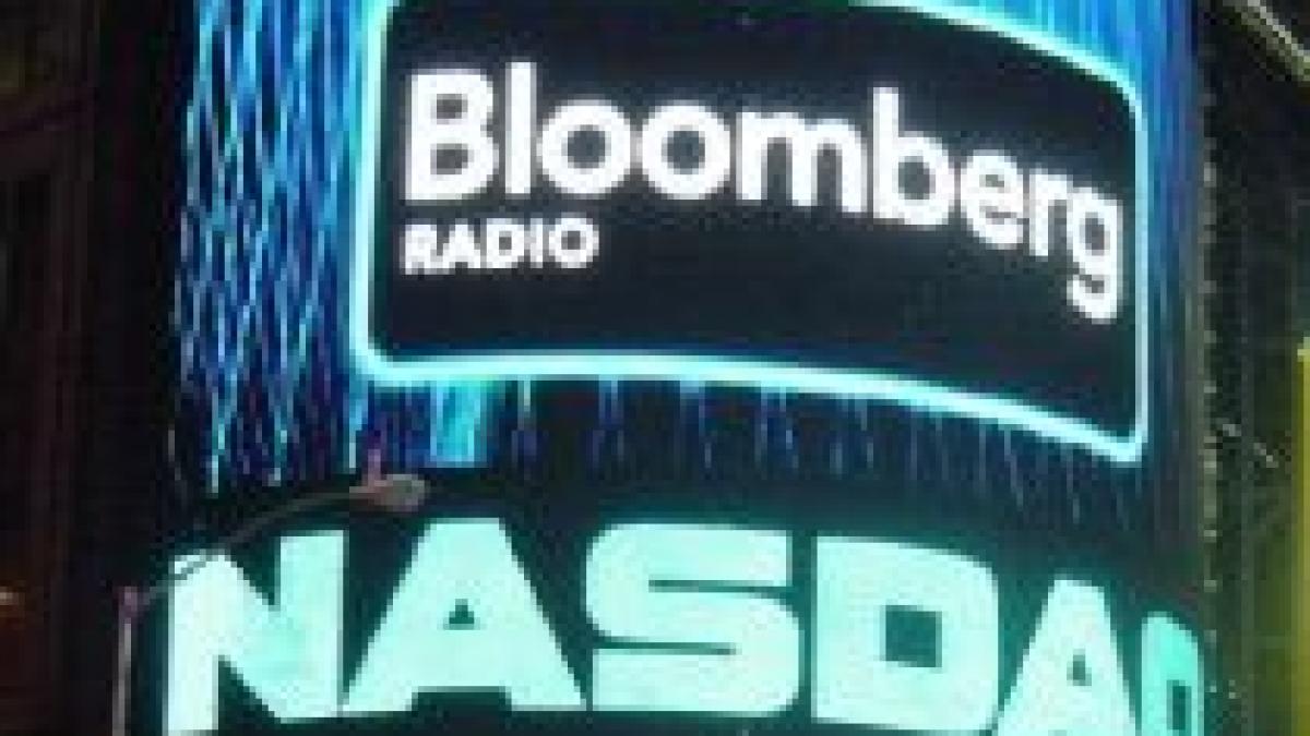 Piaţa bancară joacă feste investitorilor: Dow şi S&P scad, Nasdaq creşte

