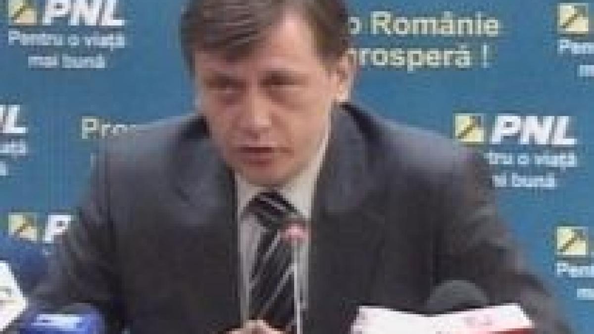 Crin Antonescu. Aplicarea impozitului forfetar va falimenta jumătate dintre IMM-uri