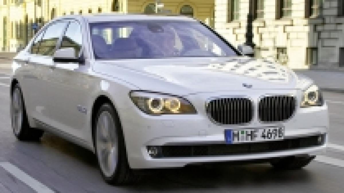 BMW 760i şi BMW 760iL, primele limuzine ale constructorului bavarez echipate cu motor V12 bi-turbo