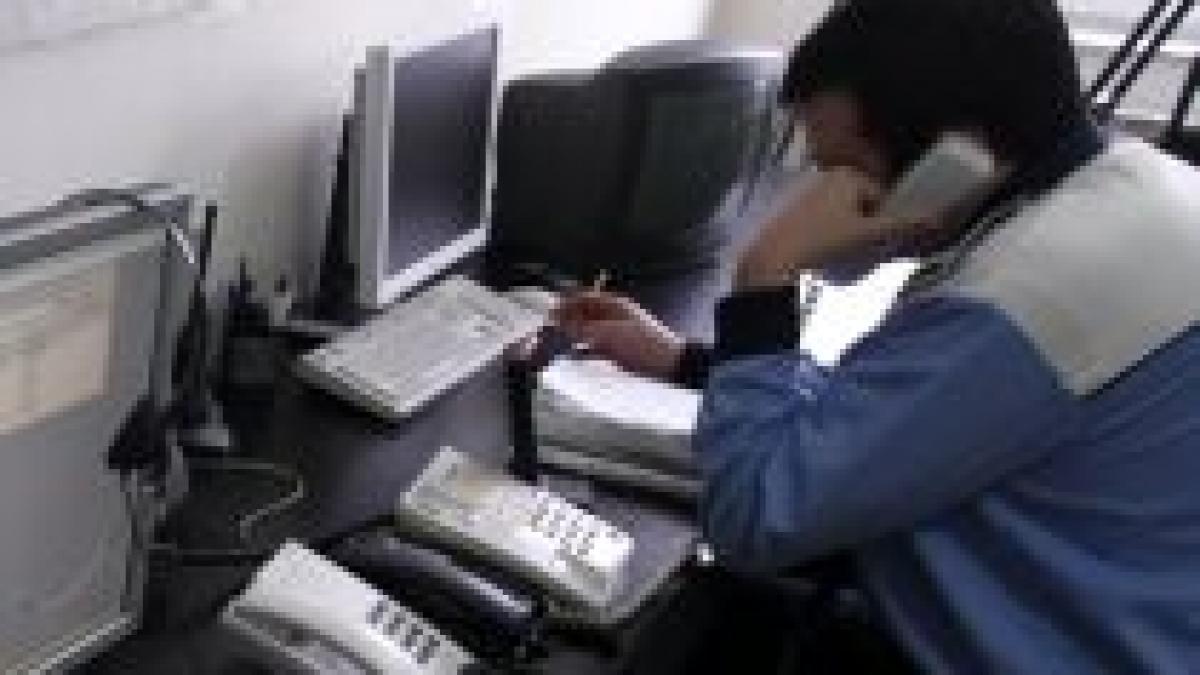 Operatorii de telefonie, "cutremuraţi" de controale: De ce nu s-au putut suna românii după seism?