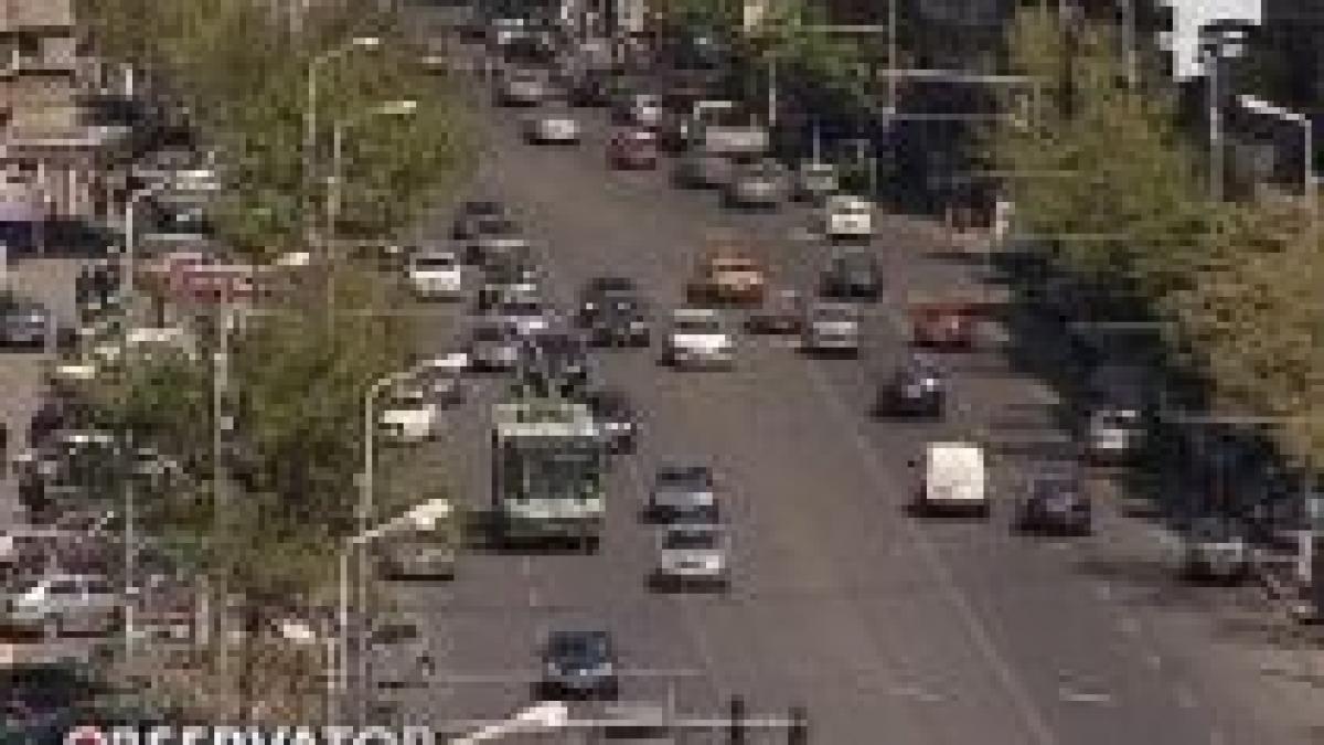 Primul culoar unic pentru tramvaie şi autobuze va fi gata până la jumătatea lunii mai