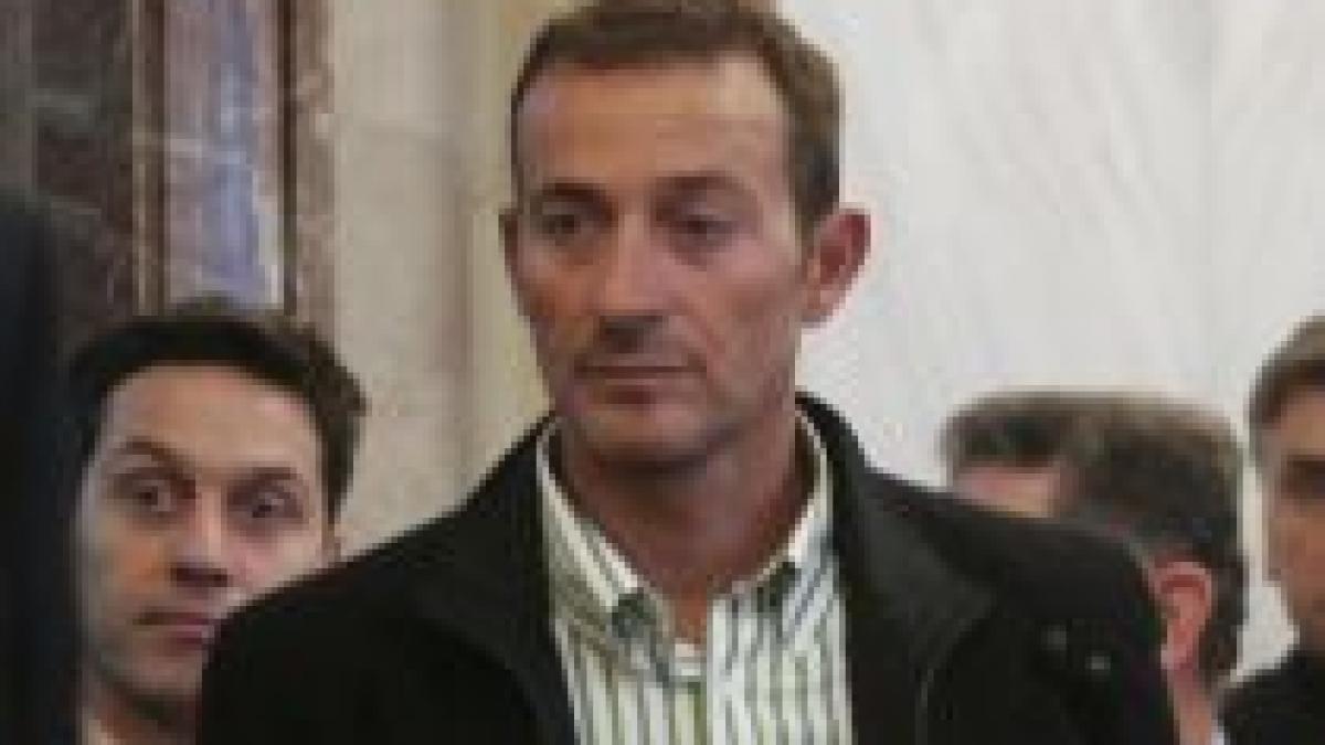 Mazăre îl acuză pe Predoiu că blochează trecerea plajelor la hotelieri

