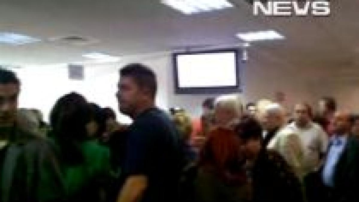 Patronii s-au călcat în picioare la Registrul Comerţului ca să scape de impozitul minim (VIDEO)