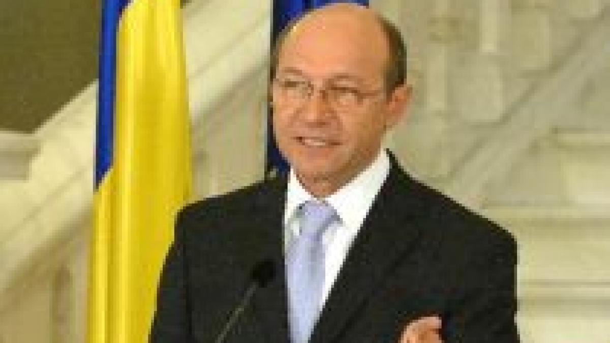 Băsescu: Bugetul de stat de-abia mai face faţă cheltuielilor (VIDEO)