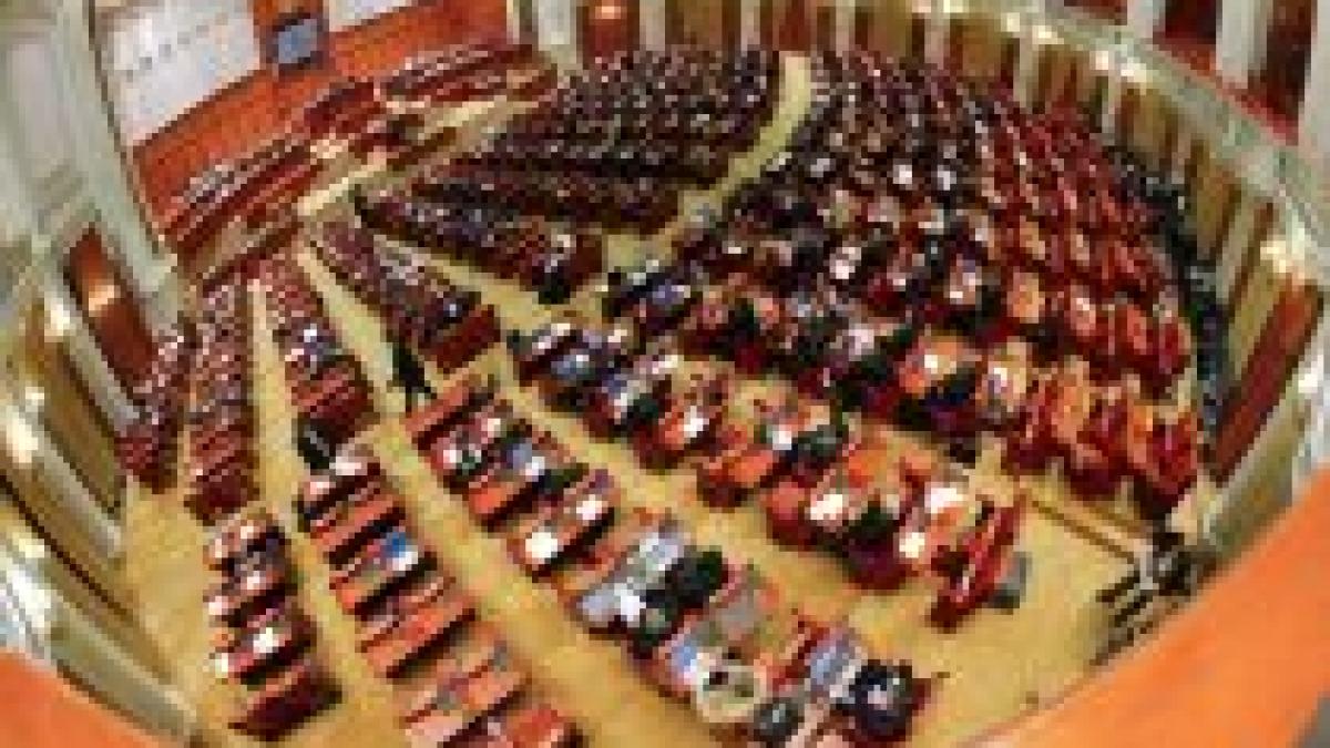 "Marea păcăleală": Moţiunea PNL-UDMR a picat în plenul reunit al Parlamentului (VIDEO)