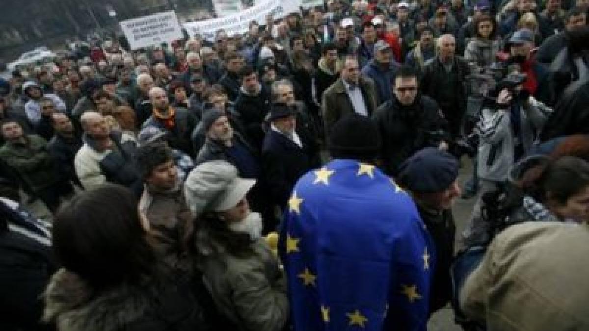 Sute de mii de sindicalişti din toată Europa au protestat la Praga şi Berlin 