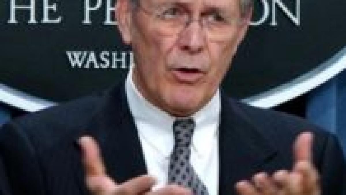 Donald Rumsfeld pigmenta documentele despre Irak cu texte biblice

