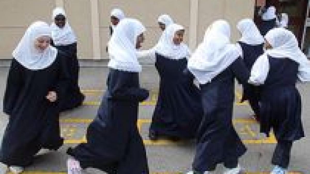 Musulmanii vor să realizeze primul colegiu islamic din SUA