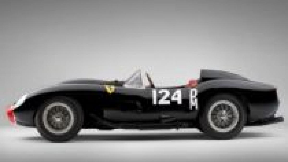 Un Ferrari 250 Testarossa din 1957, vândut la licitaţie cu nouă milioane de euro