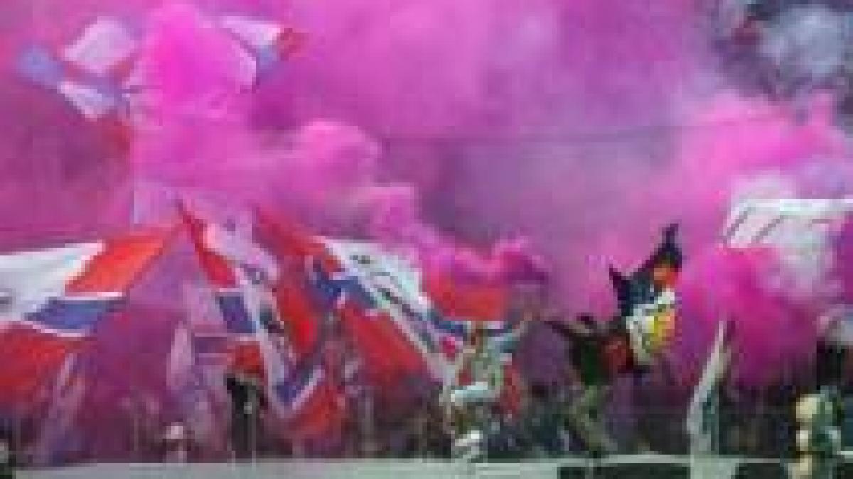 Steaua încheie sezonul cu porţile stadionului închise. Amendă şi pentru Rapid