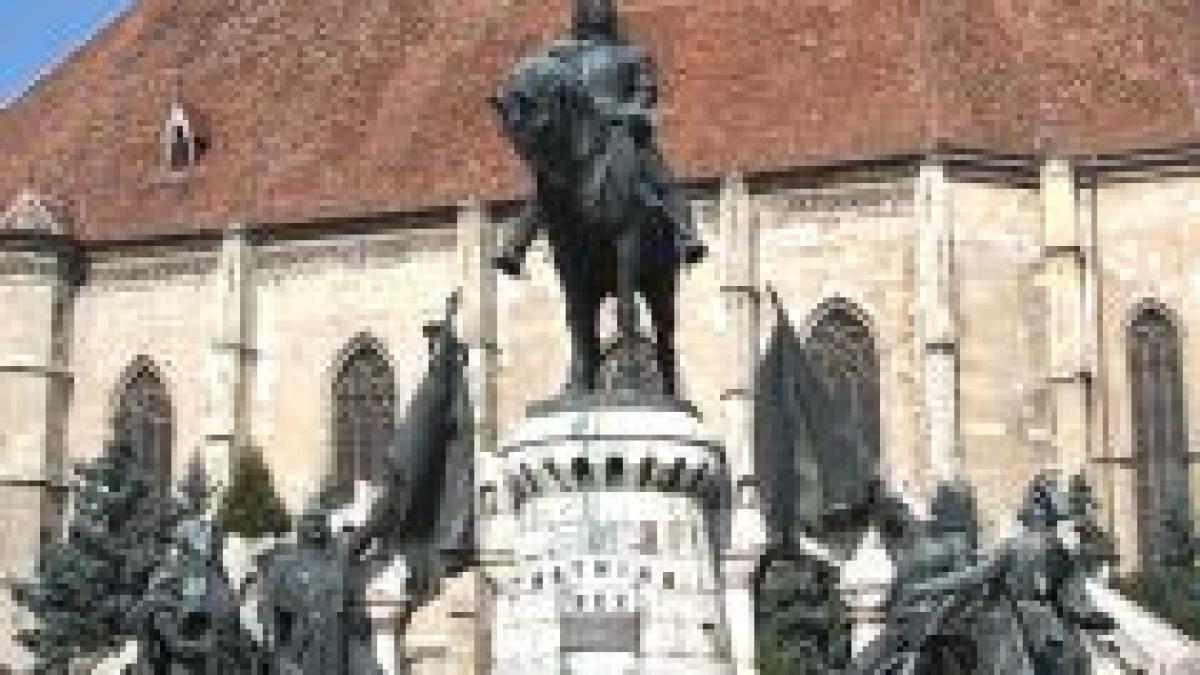 Cluj. UDMR a strâns semnături pentru inscripţionarea monumentelor istorice în limba maghiară