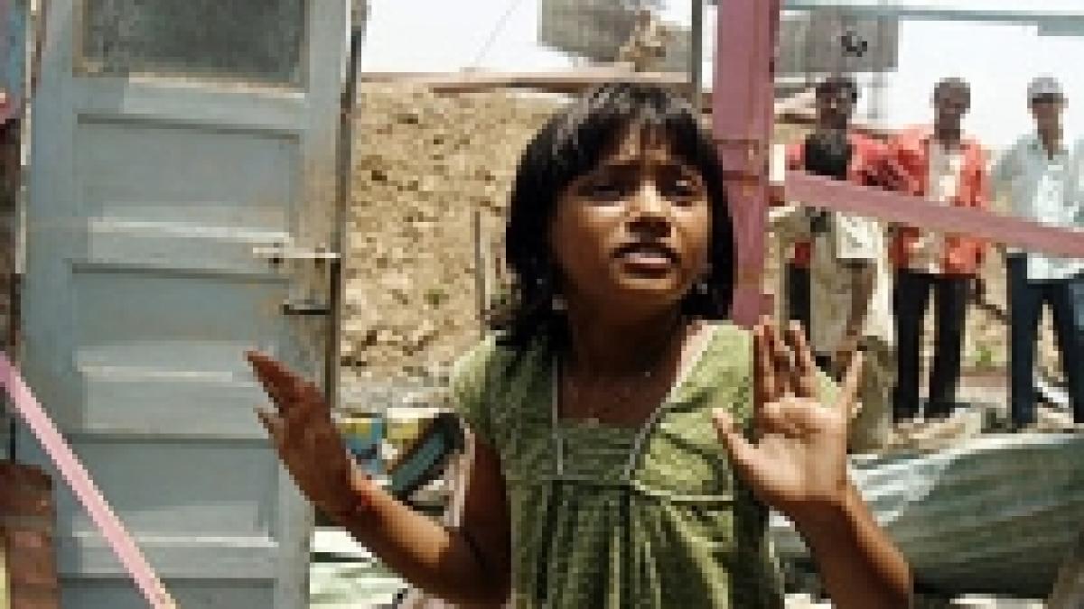 Fetiţa din  Slumdog Millionaire s-a îmbolnăvit, după ce i-a fost dărâmată casa