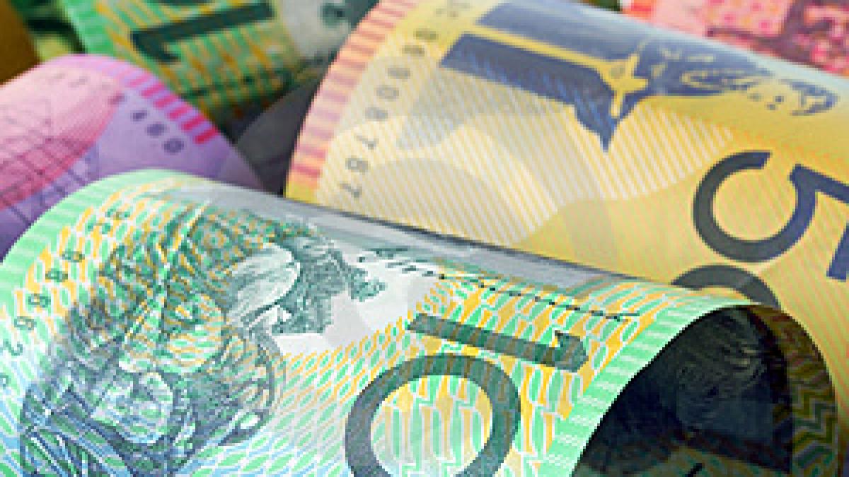 Fiecare australian din clasa de mijloc va primi câte 700 de dolari, cu scopul susţinerii economiei locale