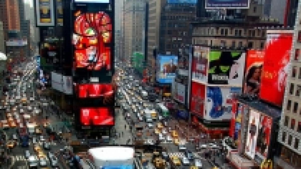 Pietonii, stăpâni în Times Square. Circulaţia maşinilor, blocată (VIDEO)