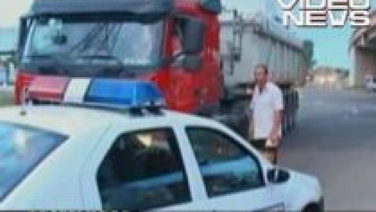 Stăpâni pe drumuri. Un bărbat a blocat centura Buzăului, pe care vrea s-o vândă cu 5 milioane euro