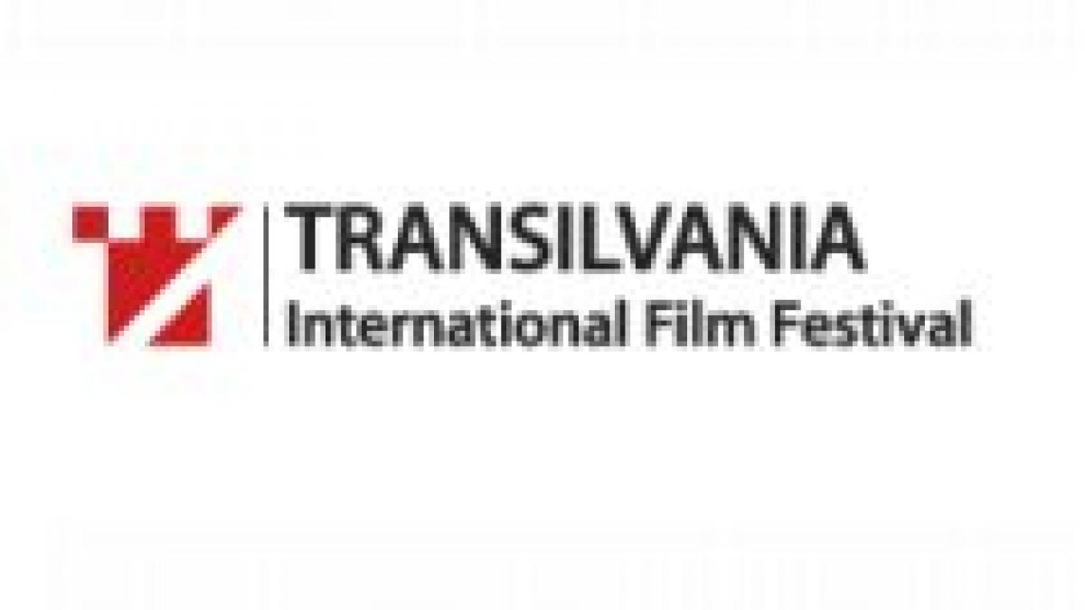 Festivalul TIFF a debutat cu filmul ?Amintiri din Epoca de Aur? de Cristian Mungiu