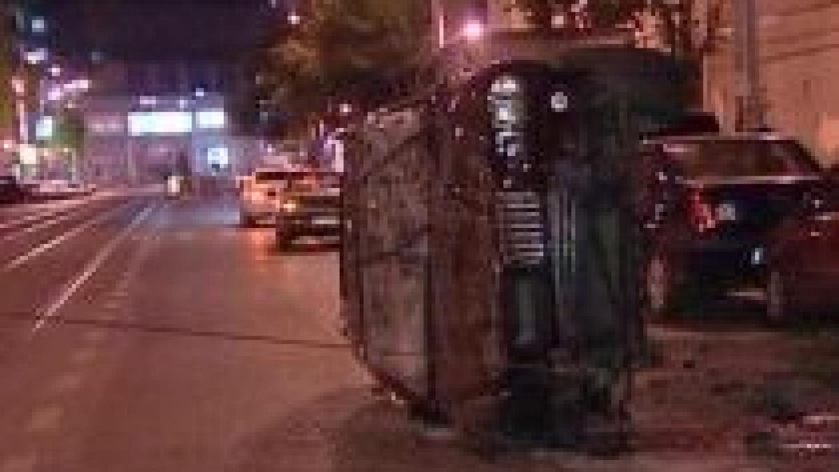 A făcut praf cinci maşini parcate, după ce a pierdut controlul bolidului pe care îl conducea