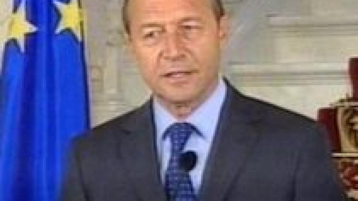 Băsescu: Salut retragerea lui Geoană din CSAT după jocul incorect pe seama Armatei
