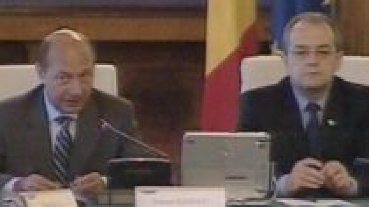 Traian Băsescu solicită informatizarea secţiilor de votare pentru alegerile prezidenţiale