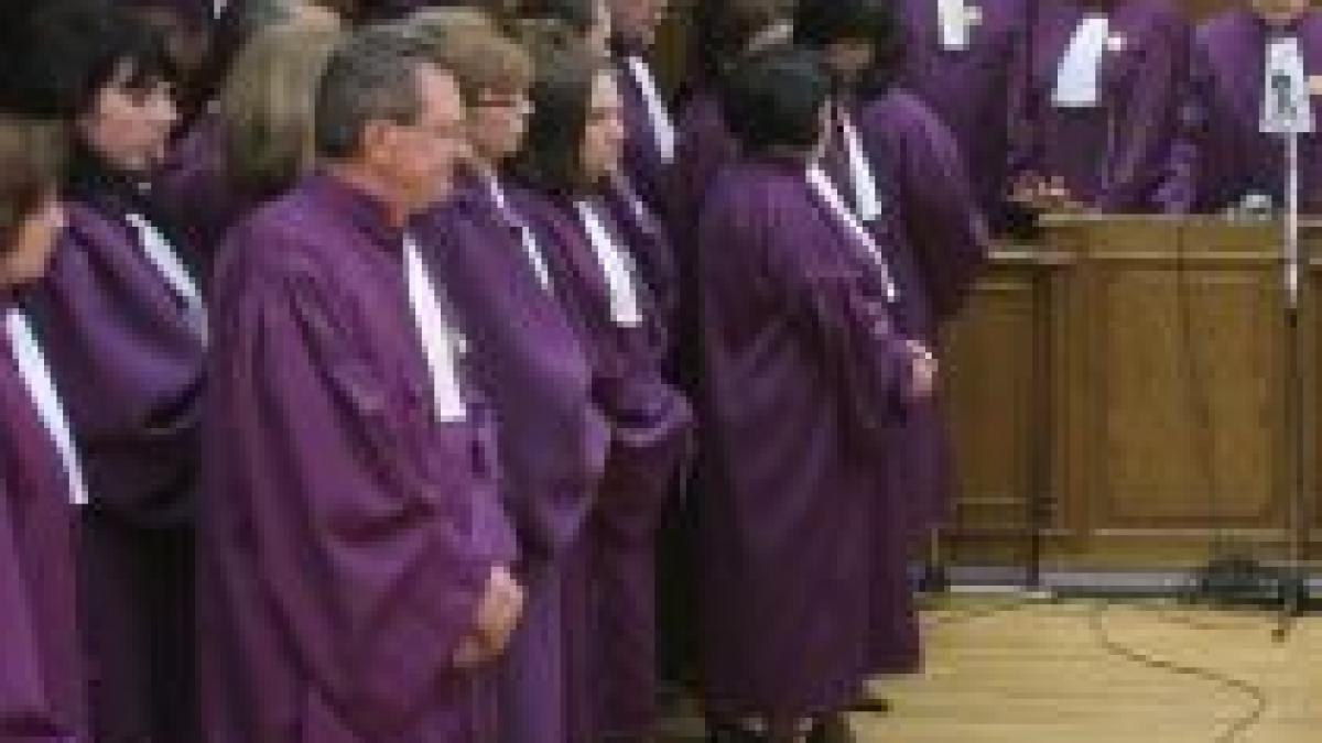 Ministerul Muncii a cerut Justiţiei să coboare cu 30% salariile solicitate pentru magistraţi
