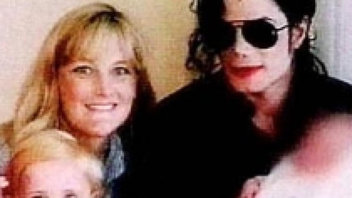 Fosta soţie a lui Michael Jackson:  Megastarul nu este tatăl biologic al copiilor 