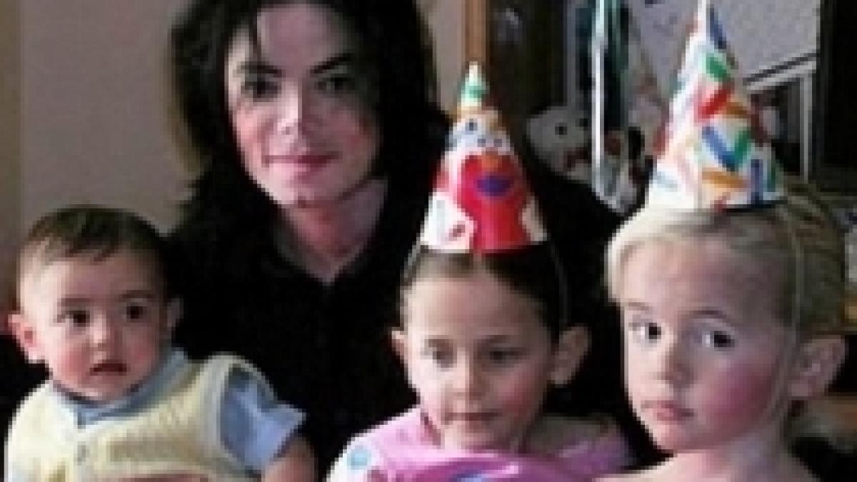 Fotografii din albumul de familie al lui Michael Jackson. Starul, alături de copiii lui (FOTO) 