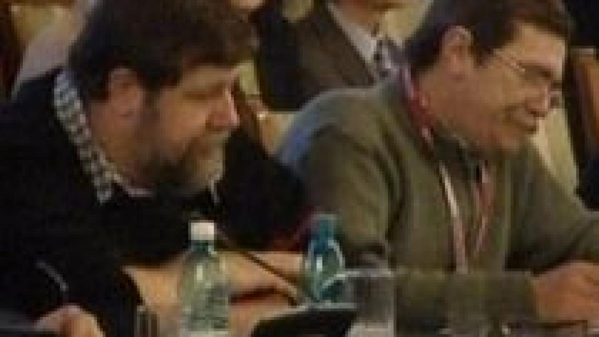 Întâlnire între Emil Boc şi liderii confederaţiilor sindicale, pe tema salarizării unice