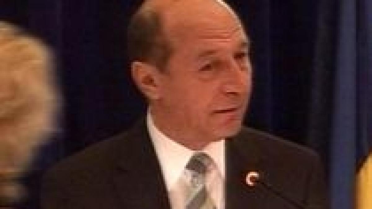 Traian Băsescu susţine că a participat la ceremonia DGIA din respect
