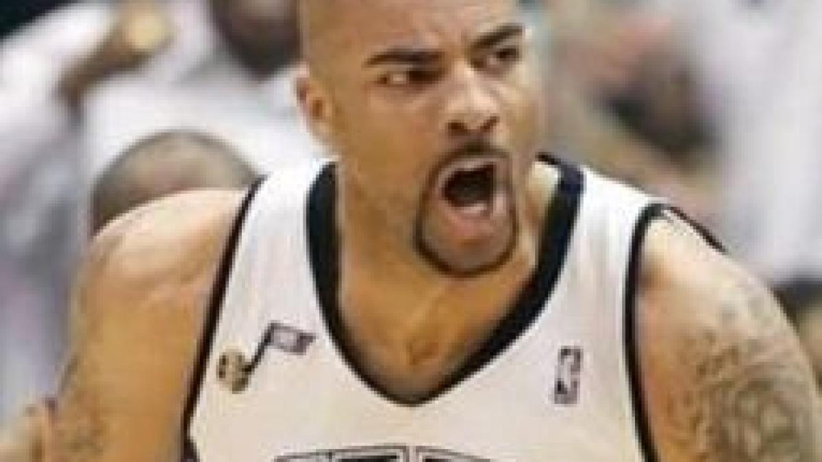 Unora le place Jazz-ul. Carlos Boozer şi Mehmet Okur rămân la Utah