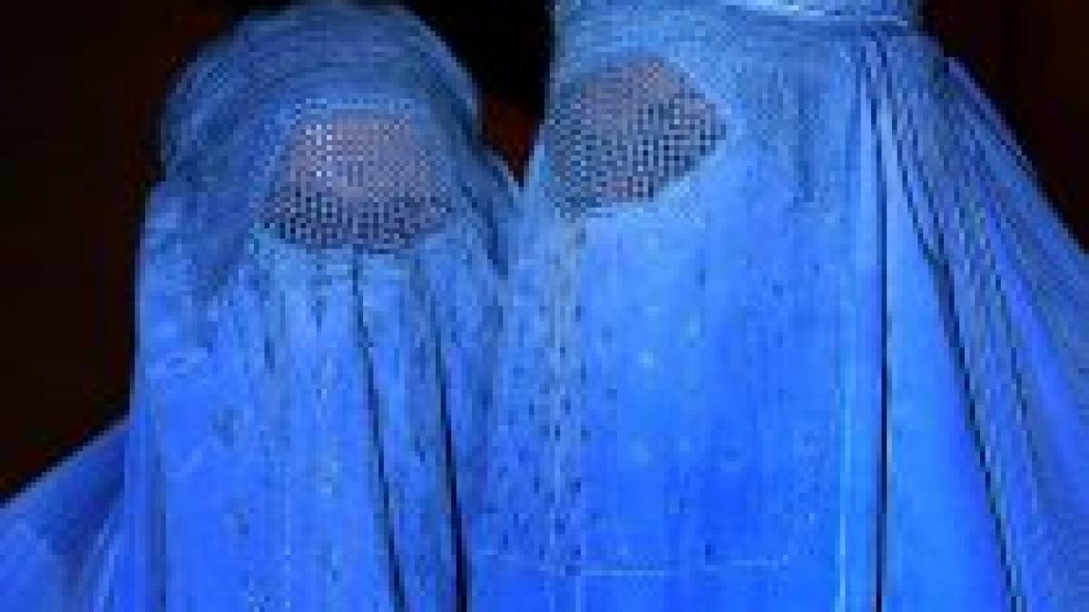 Al Qaeda ameninţă Franţa cu o ?răzbunare groaznică? pentru intenţia de interzicere a burka
