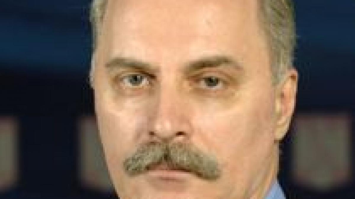 Octavian Belu ameninţă cu retragerea din postul de secretar de stat de "decor" al MTS: ?Eu nu ţin de scaun?
