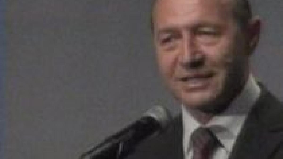 Traian Băsescu: Succesul Dacia alături de Renault se datorează inteligenţei şi hărniciei muncitorilor 