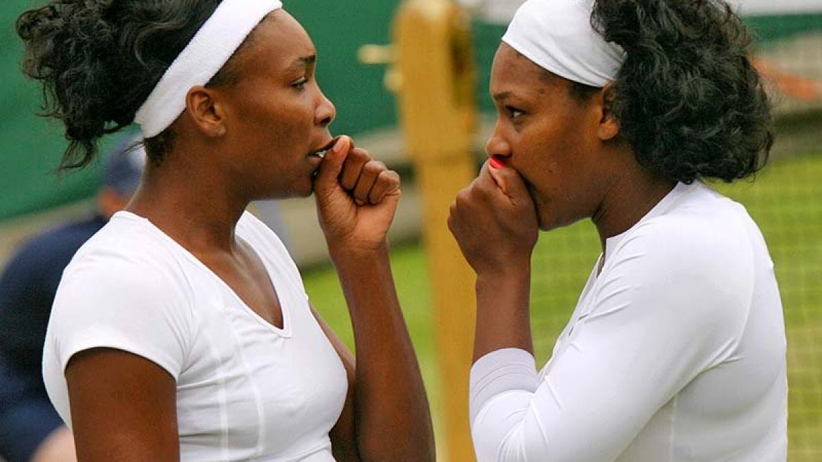 Dupa ce au disputat finala de simplu, surorile Williams câştigă proba de dublu la Wimbledon