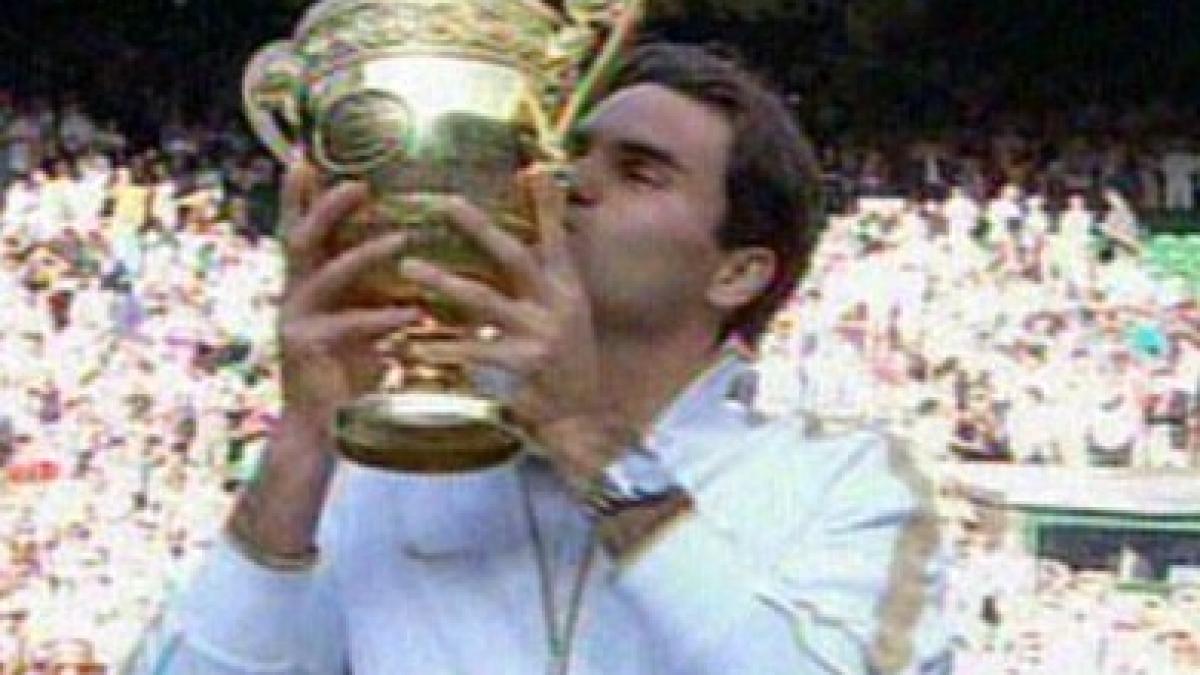 Federer câştigă o finală istorică la Wimbledon, după 77 de game-uri, şi devine, oficial, cel mai bun tenisman din istorie