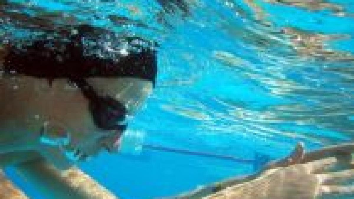 O copilă de 15 ani, mai bună ca toţi adulţii! Record mondial la 50 de metri bras pentru Amanda Rearson