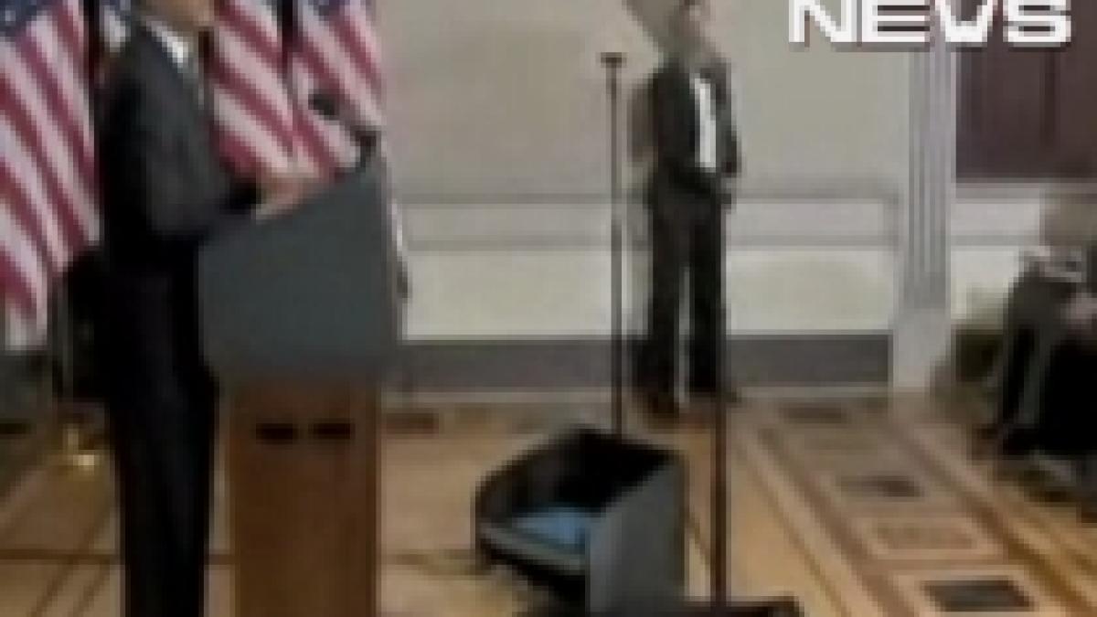 Prompterul nu-l place pe Barack Obama. Aparatul s-a spart în mijlocul unui discurs (VIDEO)
