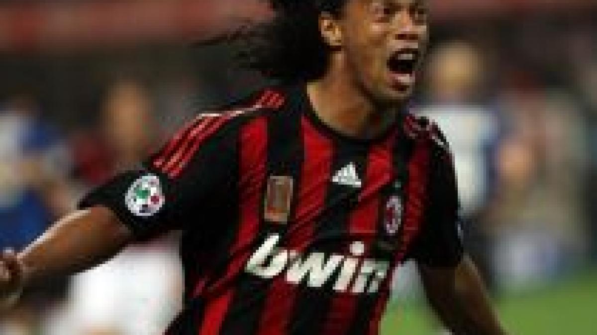 Ronaldinho, pus la punct în faţa colegilor de Berlusconi: "Jură că te comporţi profesionist!"