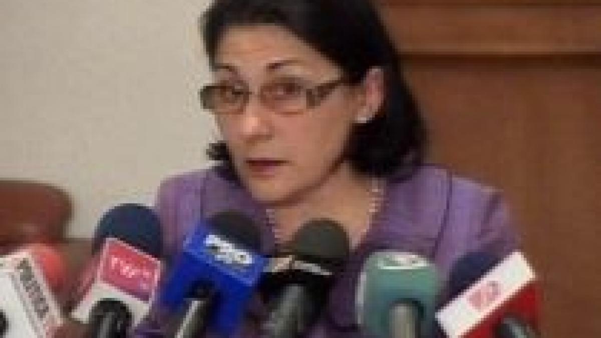 Andronescu: Diplomele obţinute de studenţii de la Spiru Haret rămân valabile