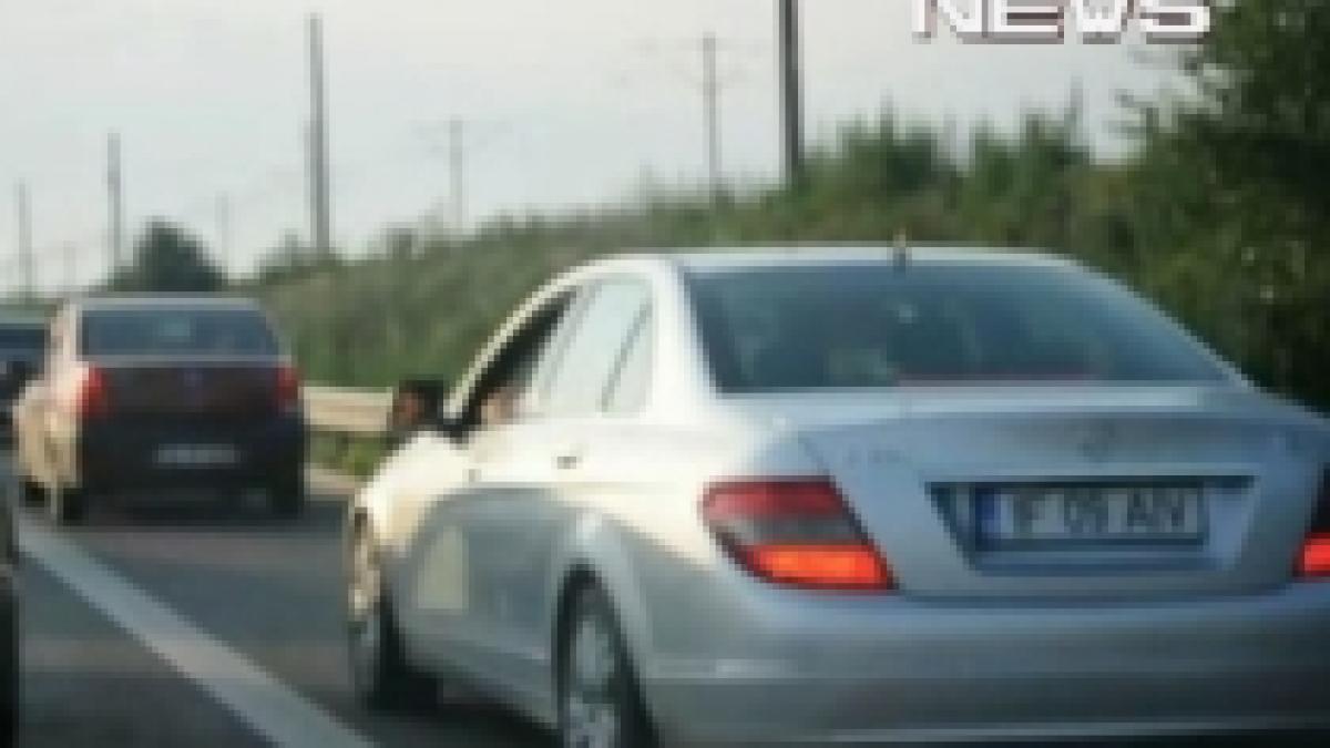 Depăşiri pe banda de urgenţă, pe Autostrada Soarelui (VIDEO) 