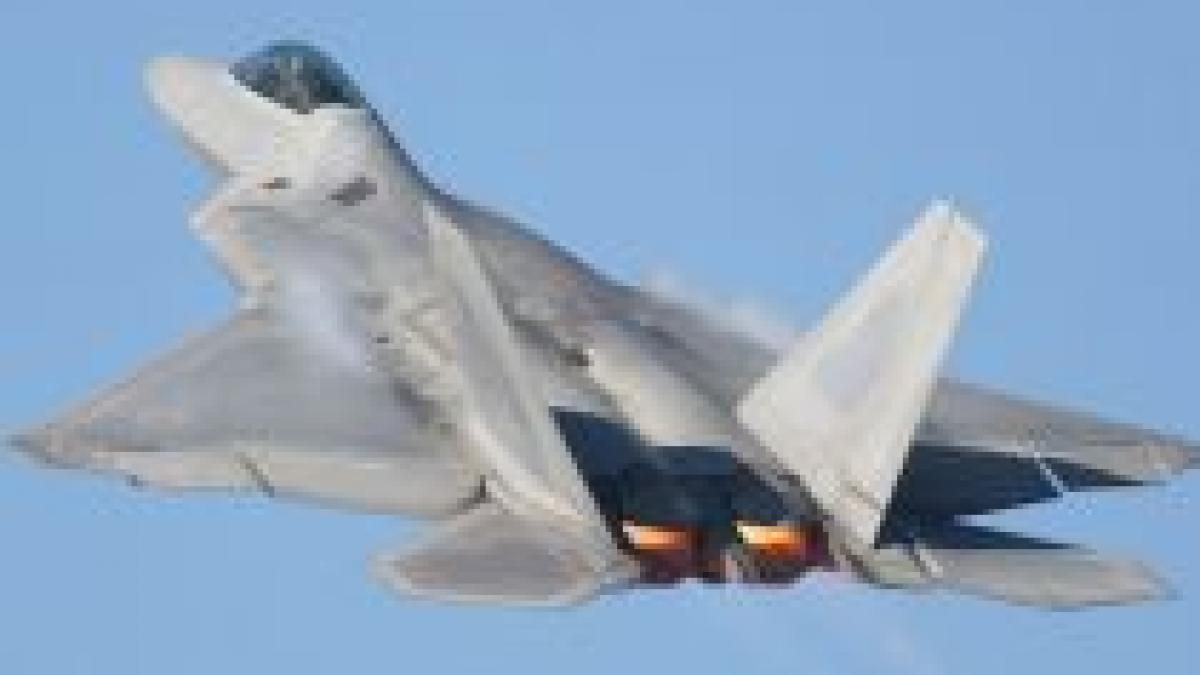 SUA: Senatul a votat pentru oprirea producţiei avioanelor de luptă F-22
