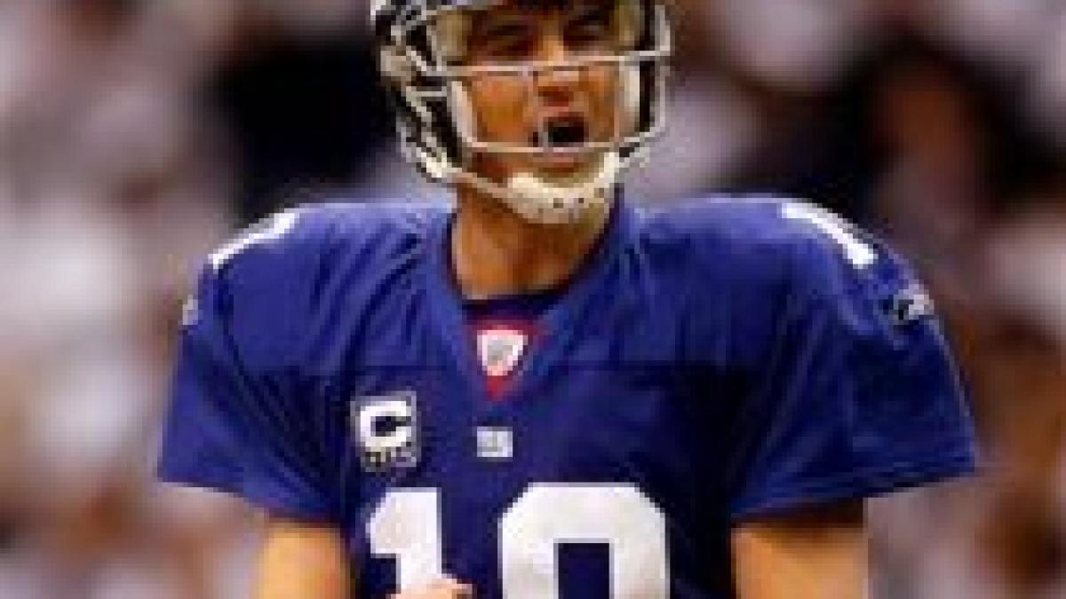 Eli Manning scrie istorie şi obţine cel mai mare salariu din istoria fotbalului american