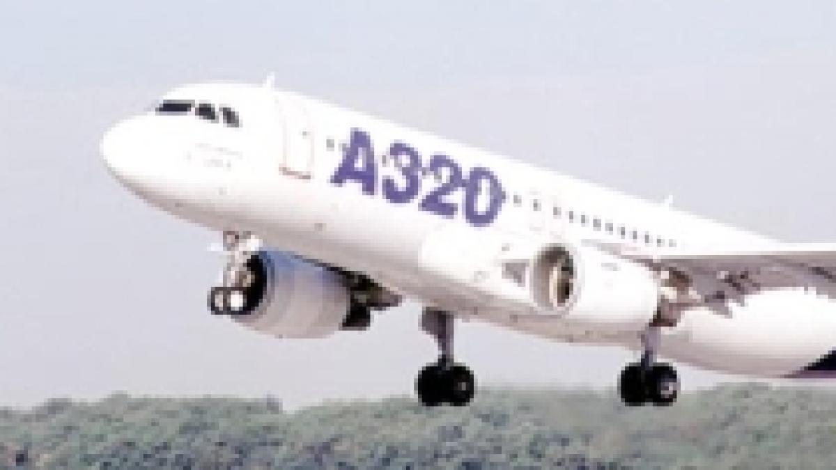 Şase răniţi, după ce un avion spaniol a luat foc pe aeroportul Orly din Paris