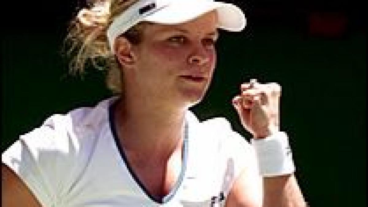 Kim Clijsters străluceşte la revenirea pe terenul de tenis şi câştigă în faţa lui Bartoli