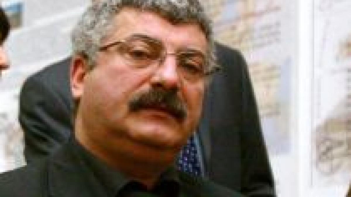 Prigoană îşi antrenează fiul în tainele politicii. Honorius, făcut preşedinte peste filiala... PDL Chicago