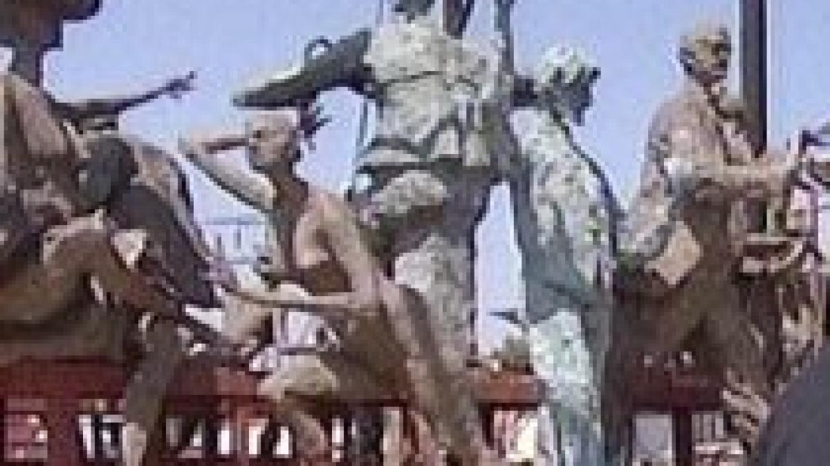 Statuia lui Caragiale, alături de alte 15 personaje turnate în bronz, în centrul Capitalei (VIDEO)